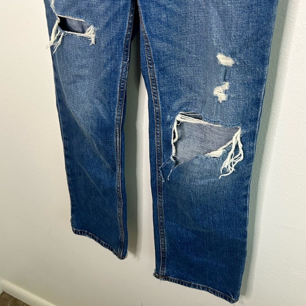 Abercrombie and Fitch Ultra High Rise ankle straight distressed jeans - Picture 3 of 5